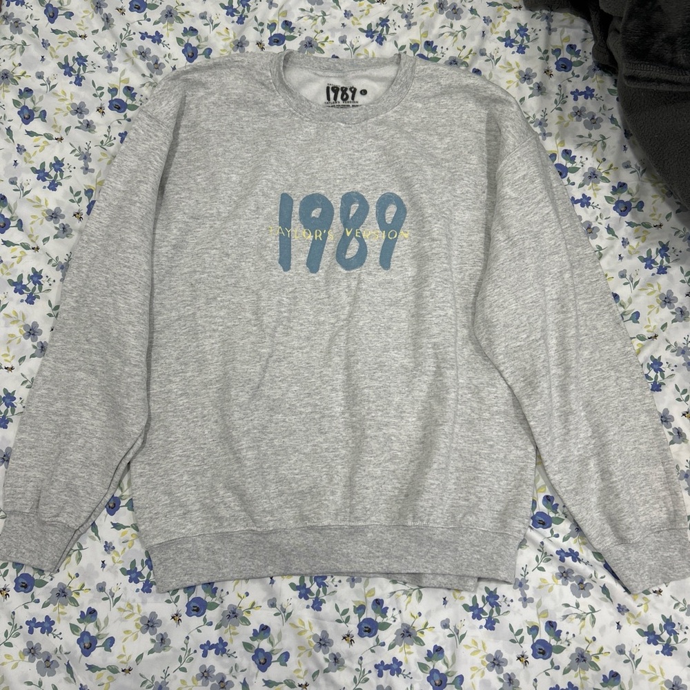 Taylor Swift 1989 Grey Crewneck